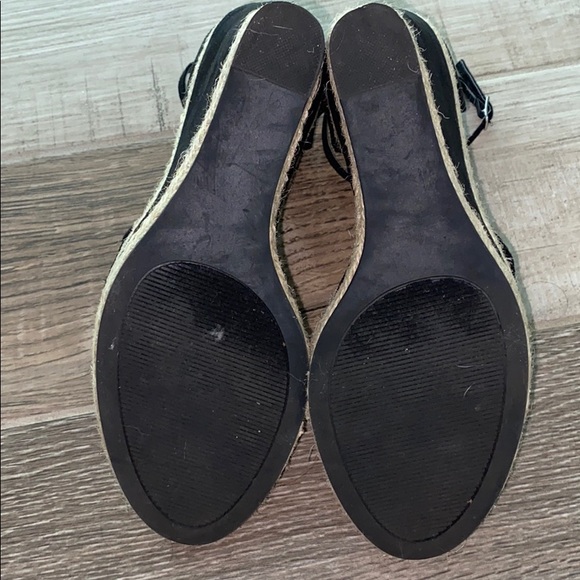 Like new! Black platform espadrilles. Size 9.5 - Picture 6 of 7